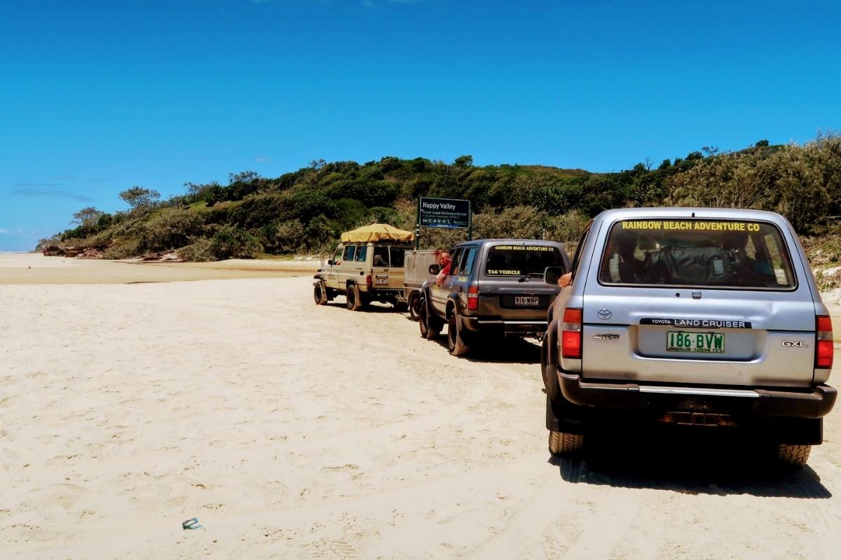 fraser island beach sand island with 4x4s