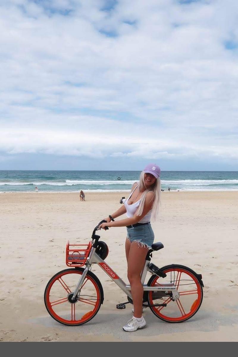 bike on surfers paradise beach