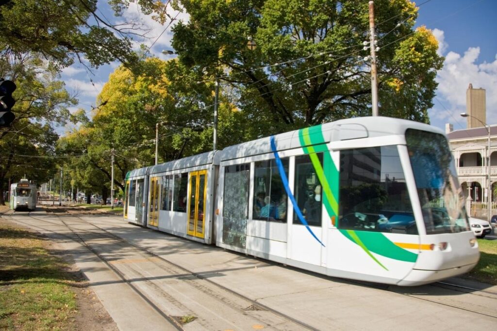 melbourne white and green tram