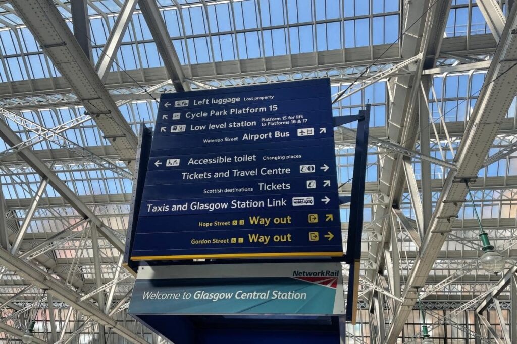 destination board airport