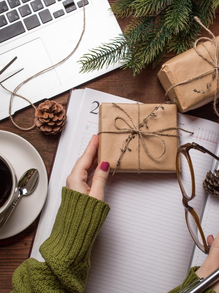 Gifts for a Travel Lover: 2022 UK Travel Gift Guide