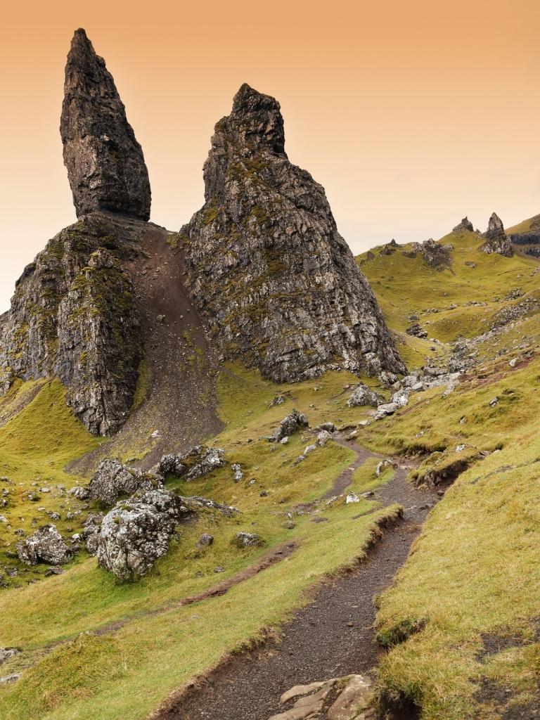 Old Man of Storr Walk Guide: Isle of Skye, Scotland